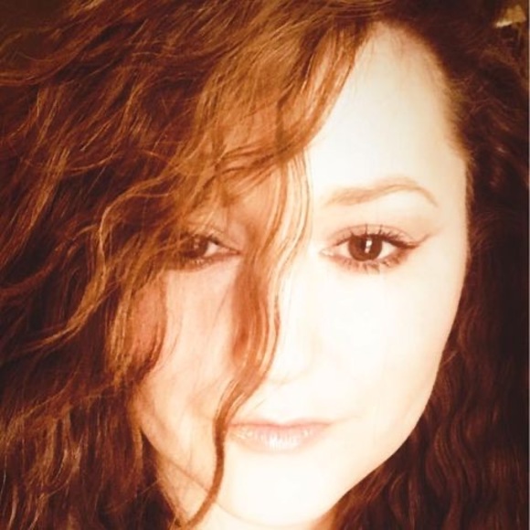 Meet your Posher, 🌼Brit🌼 - Picture 1 of 1